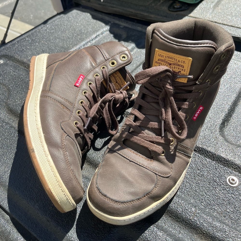 Levi's Brown High-Top Sneakers
